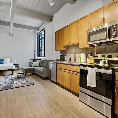 קליבלנד Brooklyn Style Studio Loft Minutes From Firstenergy Stadium 210 מראה חיצוני תמונה